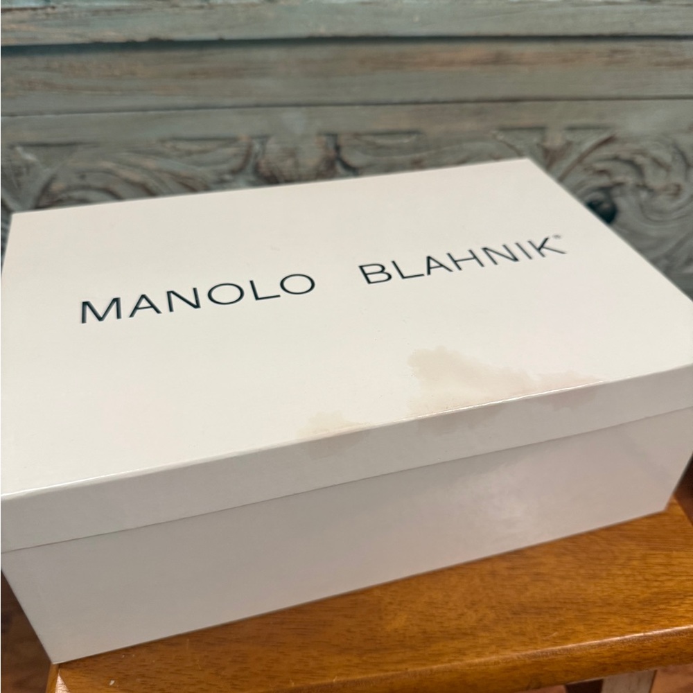 Manolo Blahnik 70mm Point Toe Black Leather Pump - Picture 13 of 15